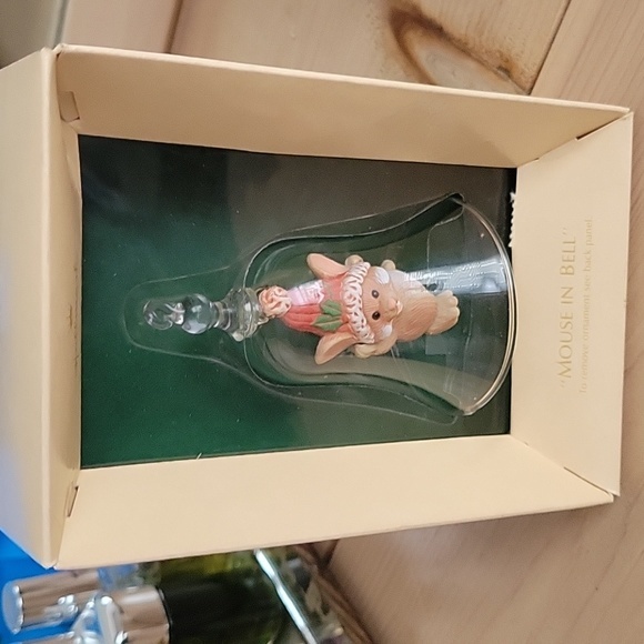Hallmark Vintage "Mouse in Bell" Keepsake Ornament - Picture 5 of 5